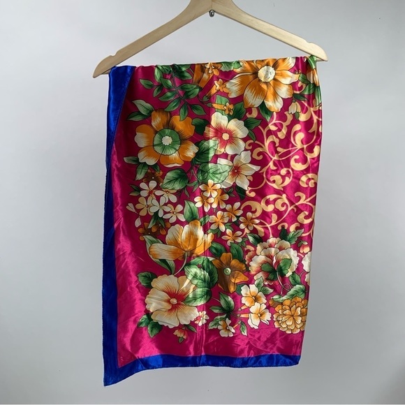 Vintage Hand Rolled Floral Satin Silky Scarf Wrap - Picture 1 of 6
